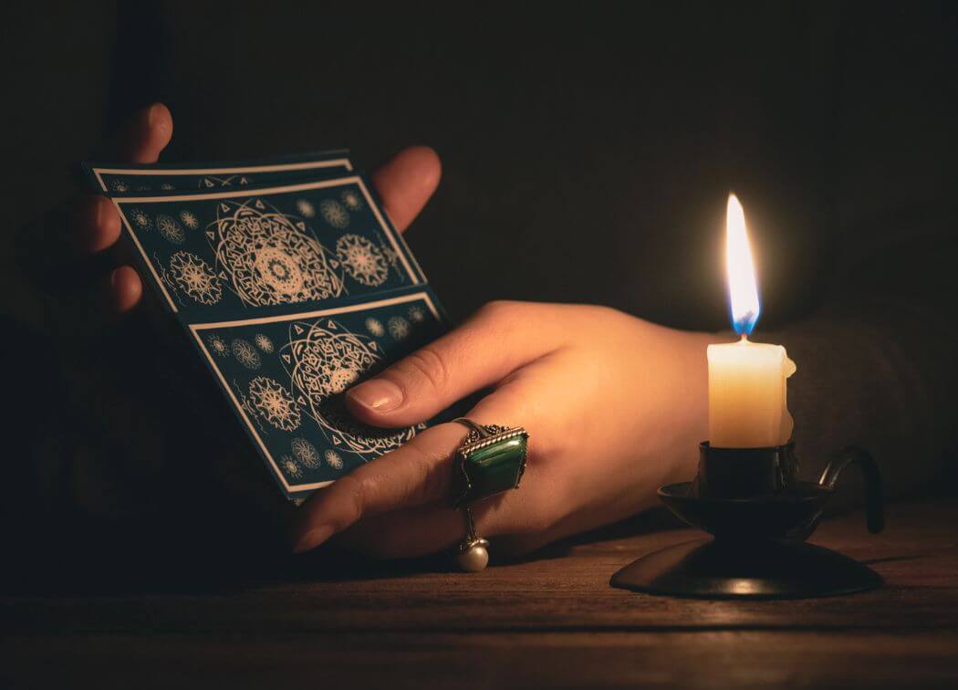 How To Choose the Perfect Tarot Card Deck